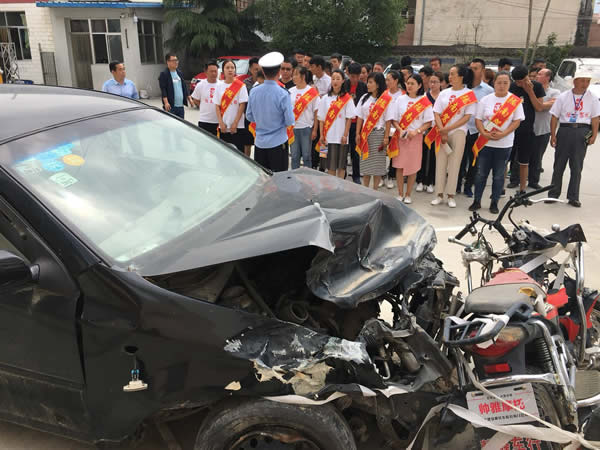 隴南駕校文明交通進駕?！拔鍌€一”活動