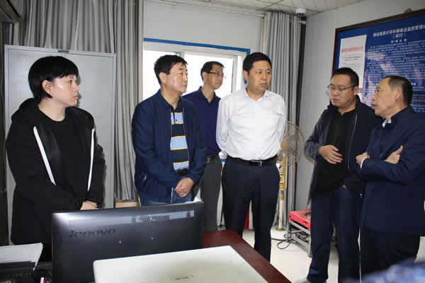 市交通運輸局黨組副書記、市運管局局長何濤一行到隴運集團公司檢查國慶節(jié)前安全生產工作