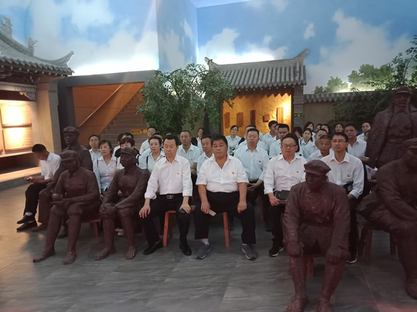 隴運(yùn)集團(tuán)公司黨委開(kāi)展“不忘初心、牢記使命”紀(jì)念建黨98周年主題黨日活動(dòng)