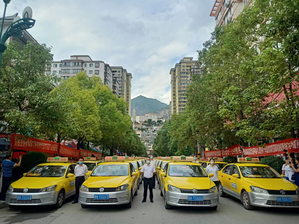 “愛心送考、奉獻(xiàn)社會(huì)”---隴運(yùn)集團(tuán)在行動(dòng)
