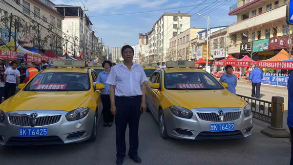 “愛心送考、奉獻(xiàn)社會(huì)”---隴運(yùn)集團(tuán)在行動(dòng)